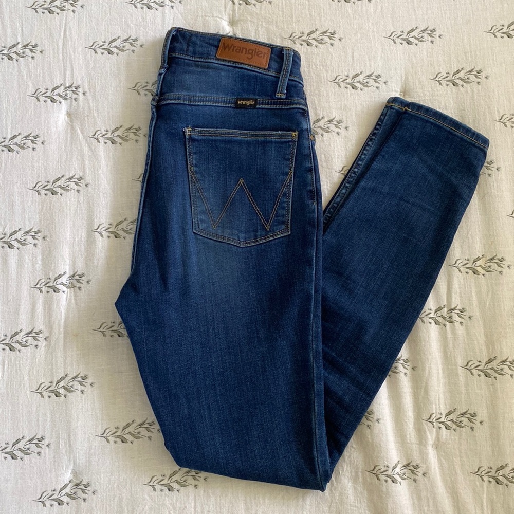 Wrangler High Rise Unforgettable Skinny